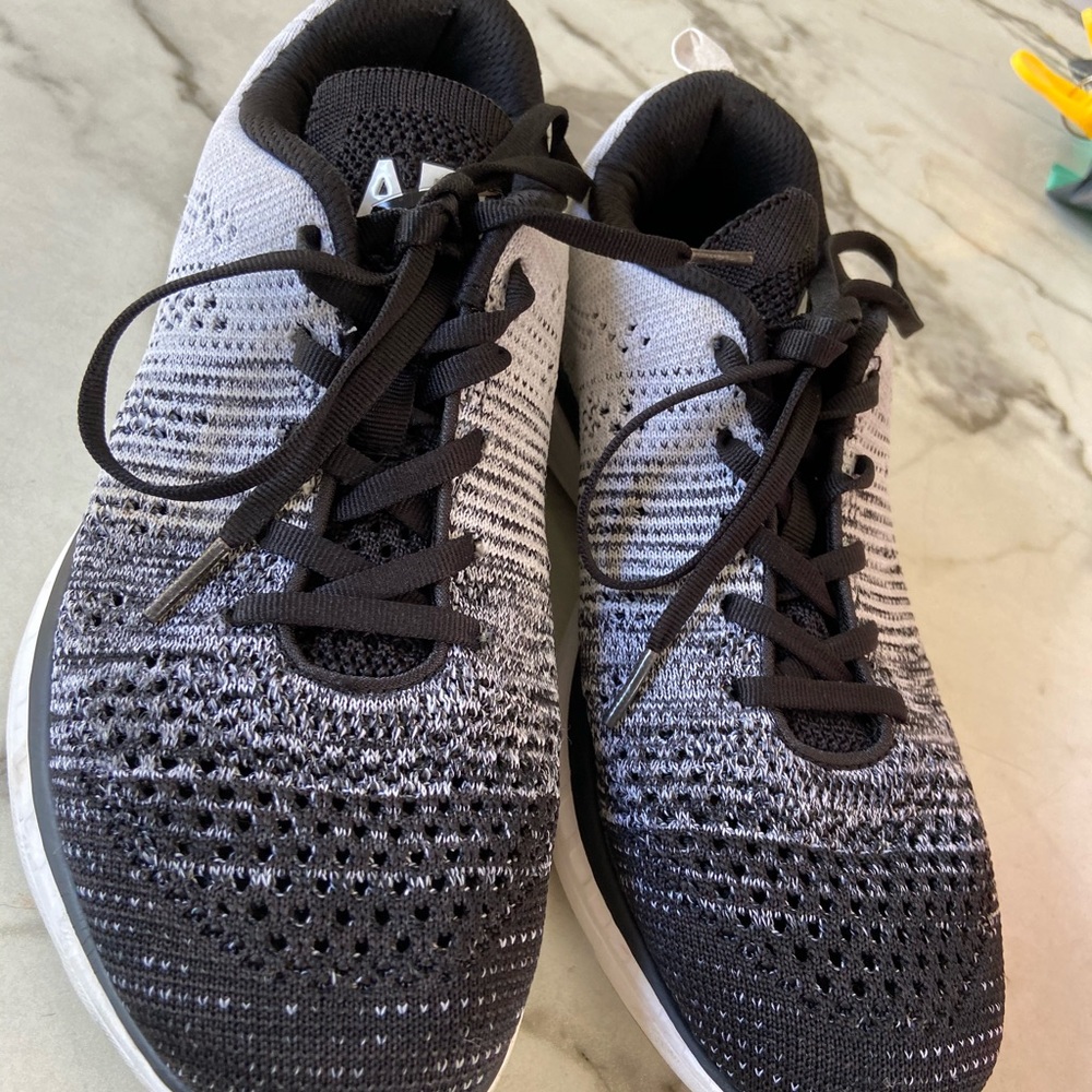 Apl sneakers running shoes athletic 10 9 1/2